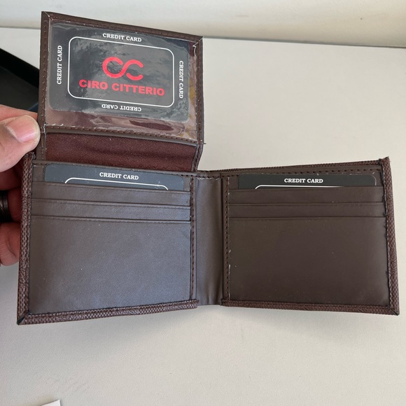 Leather wallet- new - Picture 3 of 4
